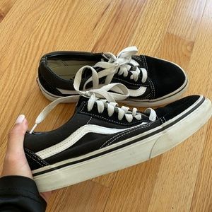 Black Old Skool Vans Women’s 5.5/ Men’s 4